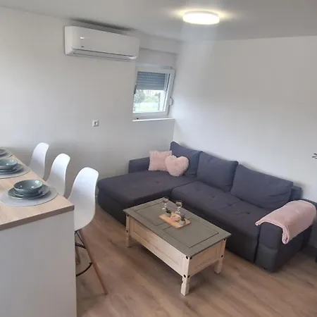 Apartment Nika Opuzen (Dubrovnik-Neretva)